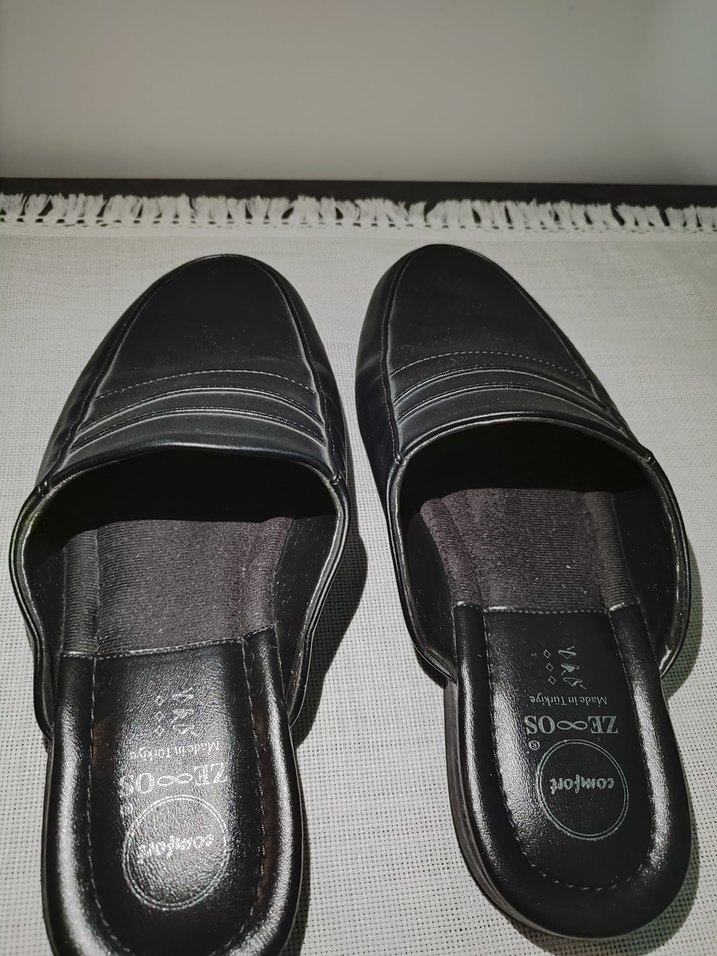 Tokalı Siyah Erkek Ev Terliği - Görsel 2