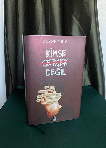 Kimse Gerçek Değil Ciltli -Zeynep Sey