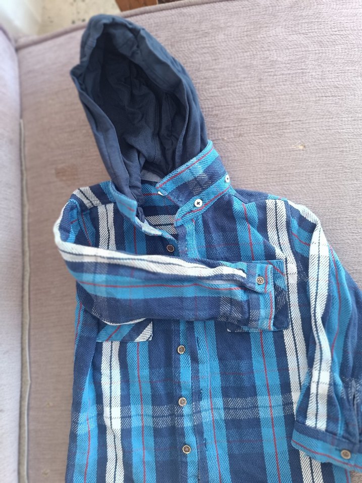 Erkek Çocuk Kapüşonlu Uzun Kollu Gömlek - Görsel 2