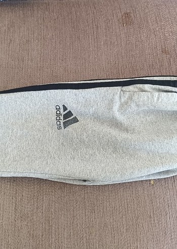 Adidas Gri Kamuflaj Kapüşonlu Eşofman Altı - Görsel 3