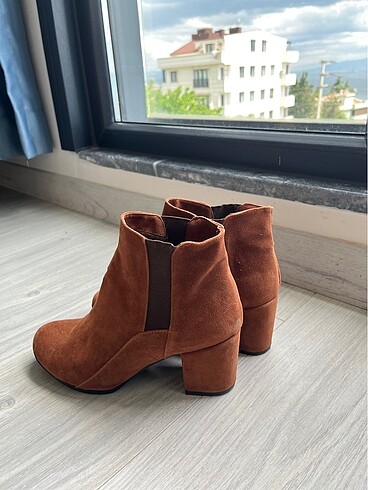 40 Beden camel Renk Süet topuklu bot