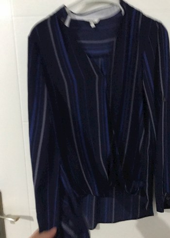 Mavi Pilili V Yaka Uzun Kollu Kadın Gömlek - Görsel 3