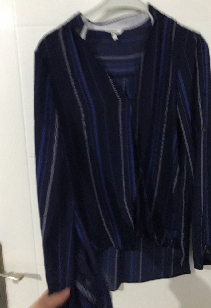 Mavi Pilili V Yaka Uzun Kollu Kadın Gömlek - Görsel 3