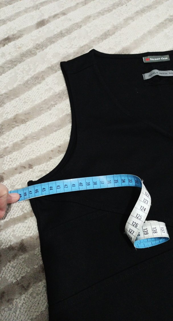 Siyah Kolsuz V Yaka Midi Elbise - Görsel 4