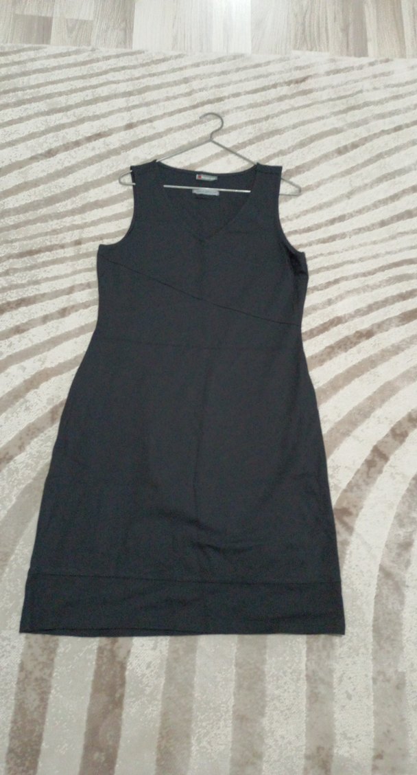 Siyah Kolsuz V Yaka Midi Elbise - Görsel 2