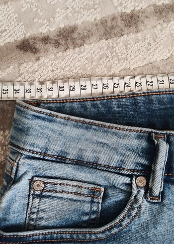 mavi Batik Desenli Kadın Mini Denim Şort - Görsel 4