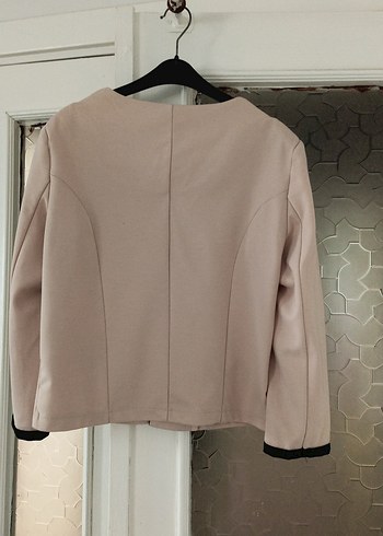 Bej Siyah Detaylı Kadın Ceket - Görsel 2