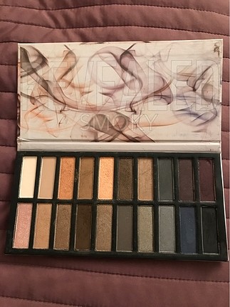 Coastal Scents Revealed Smoky Palette