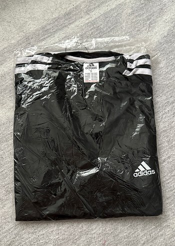 Adidas Kapüşonlu Kısa Kollu Siyah t-shirt
