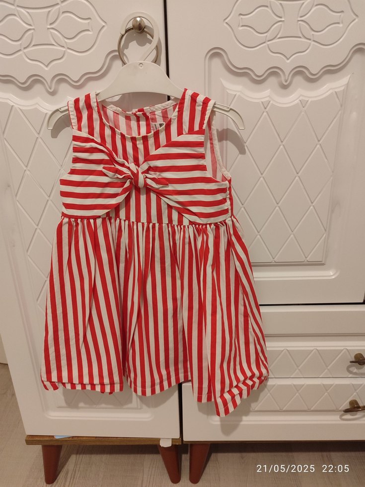 Kız Çocuk Kırmızı Çizgili Fiyonklu Elbise - Görsel 3