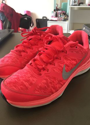 39 Beden Nike spor ayakkabı