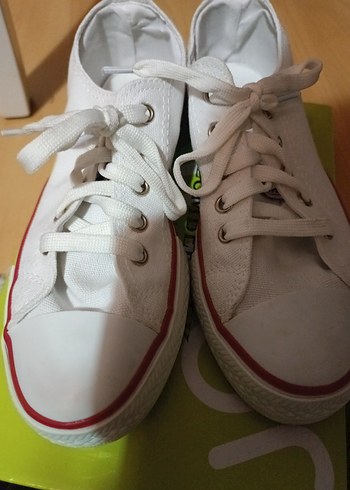 35 Beden beyaz Renk Converse kız çocuk beyaz 35 numara