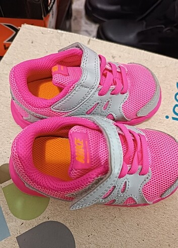 21 Beden Nike kız bebek spor ayakkabısı 