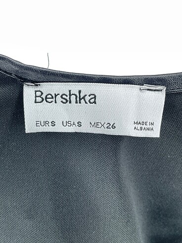 s Beden siyah Renk Bershka Mini Üst %70 İndirimli.