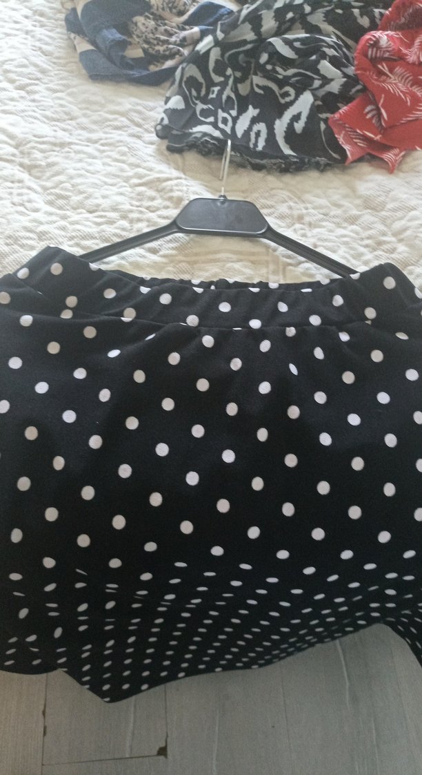 Uzun Kollu Siyah Puantiyeli etek - Görsel 5