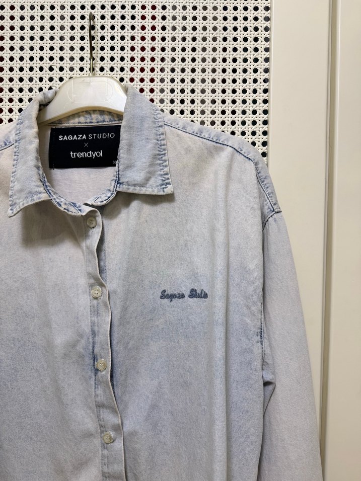 X Sagaza Studio Mavi Nakış Detaylı Denim Gömlek - Görsel 4