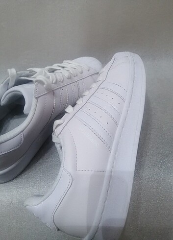 40 Beden Adidas bayan spor ayakkabı