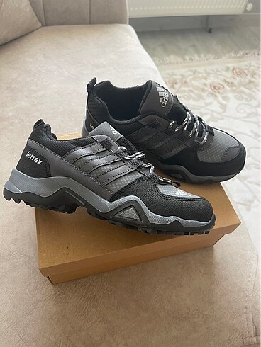 31 Beden Adidas cocuk ayakkabi terrex pazarliksiz