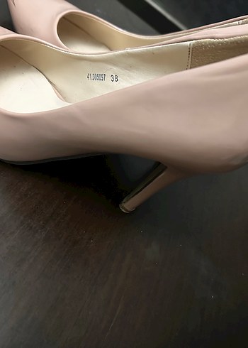 Bej Parlak Topuklu Kadın Stiletto