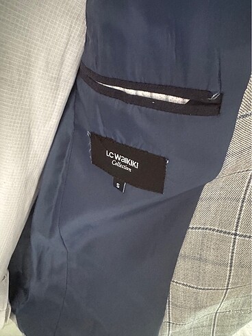 LC Waikiki Şıklığın ve Zarafetin Buluştuğu Nokta: LC Waikiki Slim Fit Ekose