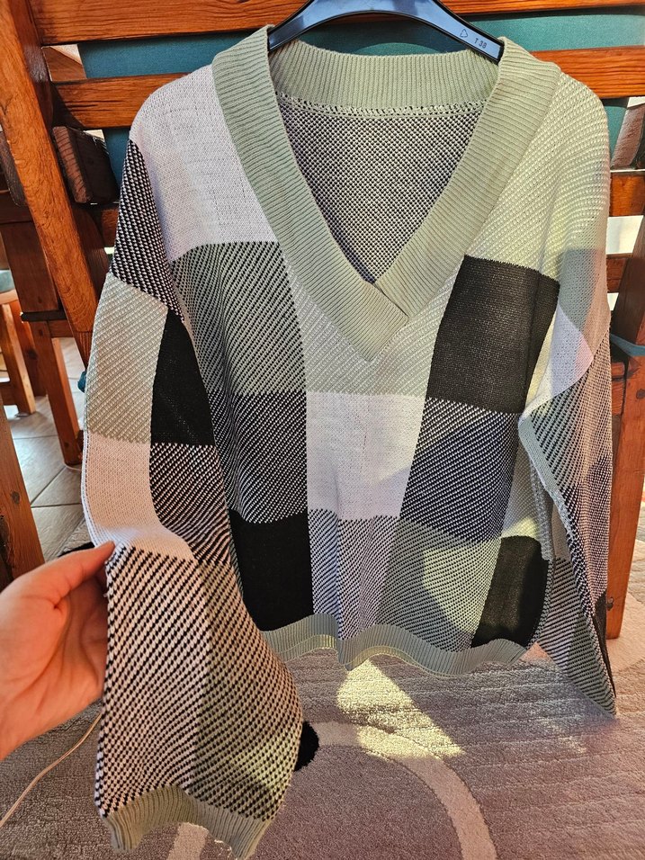 Kadın V Yaka Örgü Salaş Kazak - Görsel 2