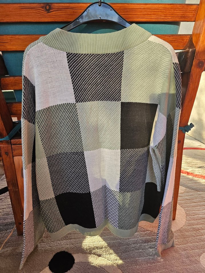 Kadın V Yaka Örgü Salaş Kazak - Görsel 3