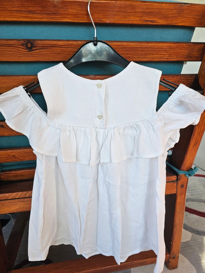 Kız Çocuk Beyaz Omuz Açık Fırfırlı Bluz - Görsel 3