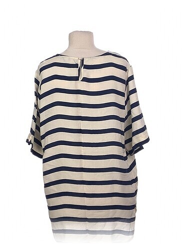 l Beden PreLoved Bluz %70 İndirimli.