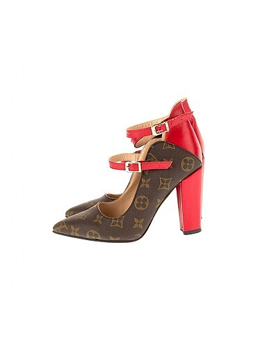 Diğer Stiletto %70 İndirimli.