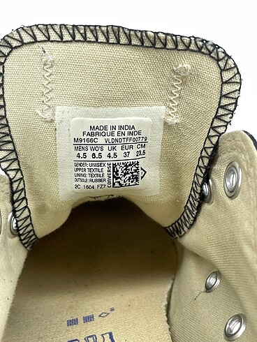 37 Beden çeşitli Renk Converse Spor Ayakkabı %70 İndirimli.