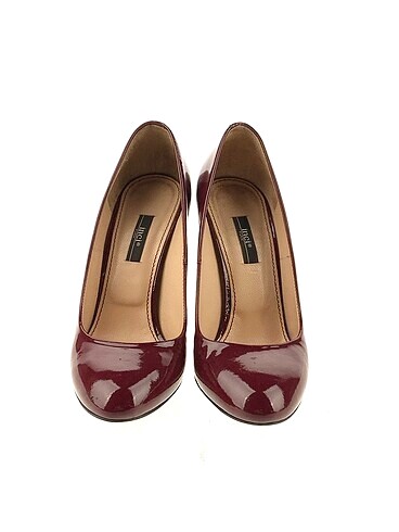 37 Beden inci Stiletto %70 İndirimli.