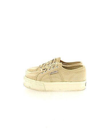 Superga Spor Ayakkabı %70 İndirimli.