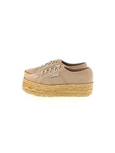 Superga Spor Ayakkabı %70 İndirimli.