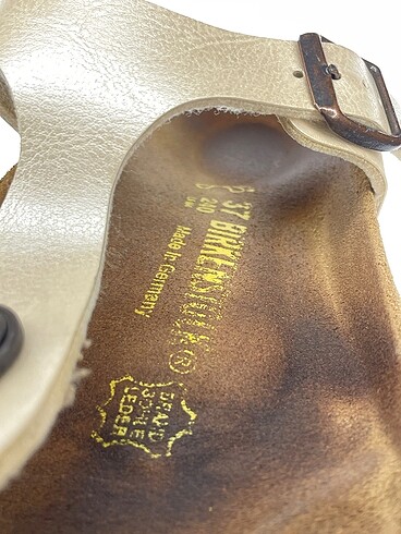 37 Beden çeşitli Renk Birkenstock Terlik %70 İndirimli.