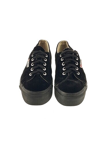 37 Beden Superga Spor Ayakkabı %70 İndirimli.