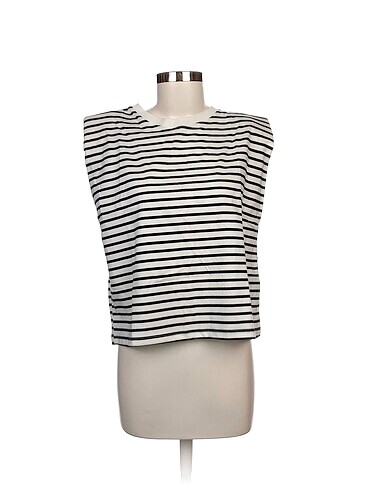 Zara T-shirt %70 İndirimli.