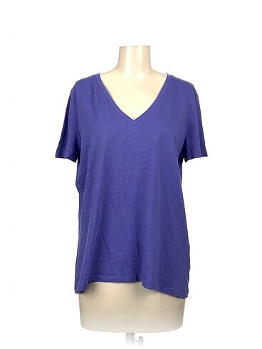 Zara T-shirt %70 İndirimli.