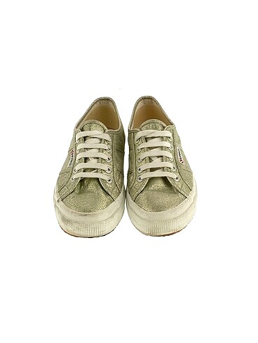 38 Beden Superga Spor Ayakkabı %70 İndirimli.