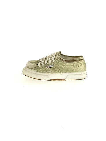 Superga Spor Ayakkabı %70 İndirimli.
