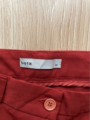 38 Beden Batik kiremit rengi dar paca kumaş pantolon