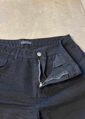 Siyah Bol Kesim Mini Denim Şort - Görsel 3