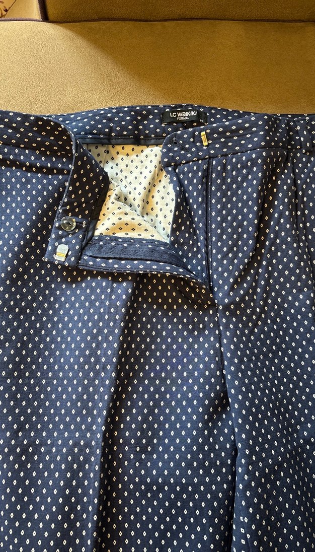 Kemer Detaylı Lacivert Puantiyeli Kadın Pantolon - Görsel 3