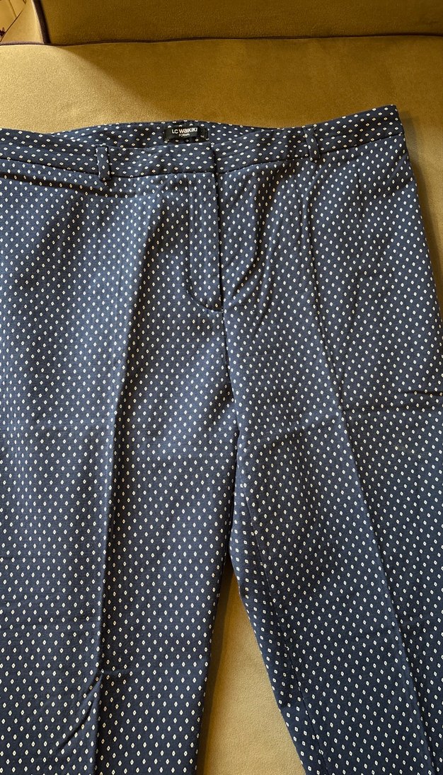 Kemer Detaylı Lacivert Puantiyeli Kadın Pantolon - Görsel 2