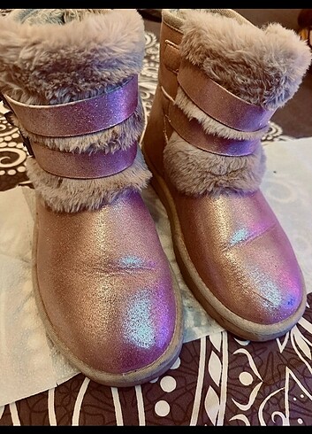 Ugg Bayan ugg bot