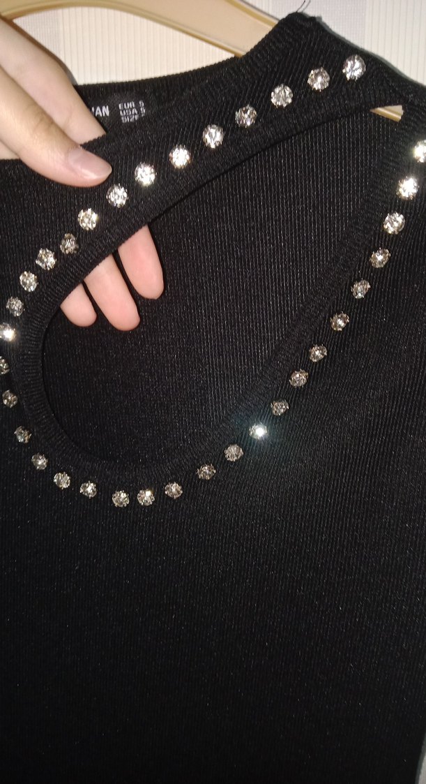 Boncuk Detaylı Siyah Uzun Triko Elbise - Görsel 4