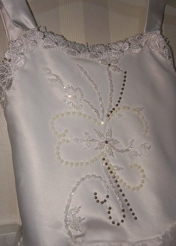 Beyaz Nakışlı Klasik Kız Çocuk Elbisesi - Görsel 3