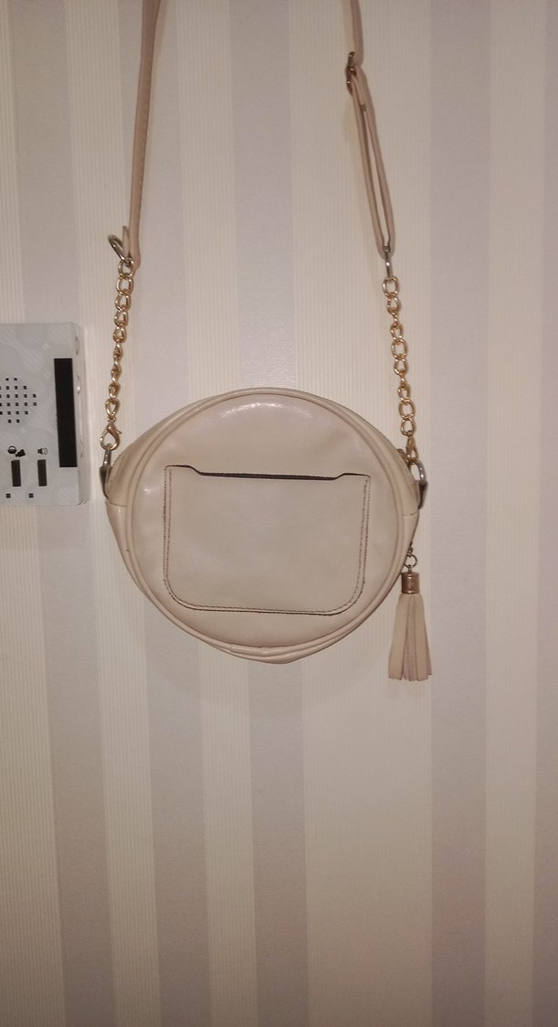 Bej Deri Püsküllü Yuvarlak Kadın Çanta - Görsel 2