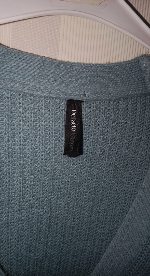 Düğmeli Gri V Yaka Kadın Hırka - Görsel 3