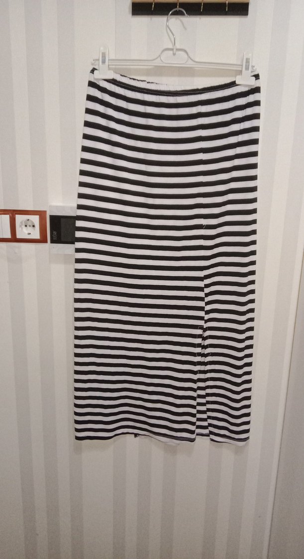 Çizgili Uzun Etek Yırtmaçlı - Görsel 2