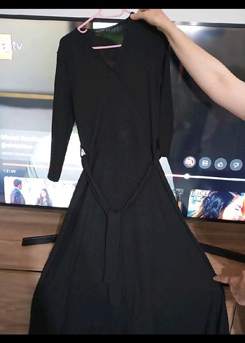 Bershka V Yaka Siyah Mini Kadın elbise